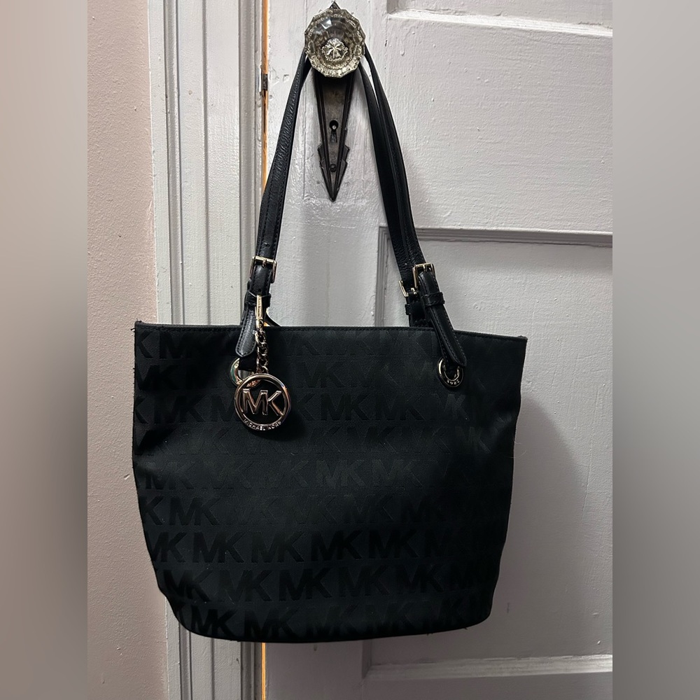 Black Michael Kors Shoulder Bag